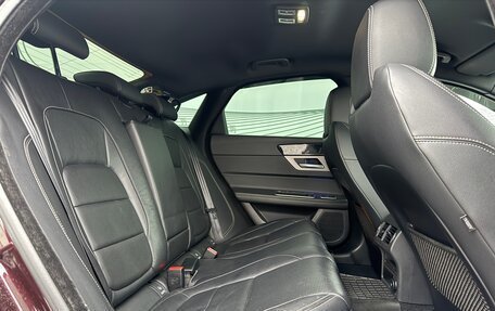 Jaguar XF II, 2018 год, 2 400 000 рублей, 15 фотография