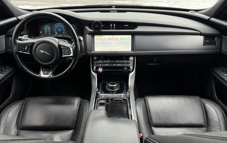 Jaguar XF II, 2018 год, 2 400 000 рублей, 10 фотография