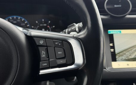 Jaguar XF II, 2018 год, 2 400 000 рублей, 13 фотография