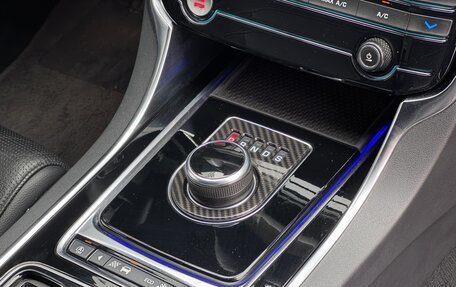 Jaguar XF II, 2018 год, 2 400 000 рублей, 19 фотография