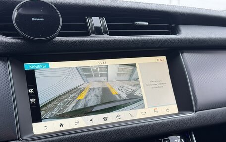 Jaguar XF II, 2018 год, 2 400 000 рублей, 17 фотография