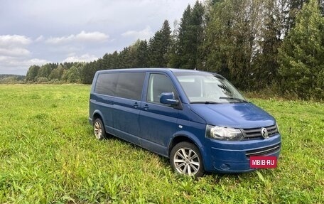 Volkswagen Caravelle T5, 2006 год, 700 000 рублей, 3 фотография