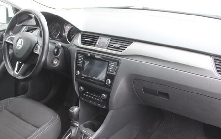 Skoda Rapid I, 2018 год, 1 025 000 рублей, 11 фотография