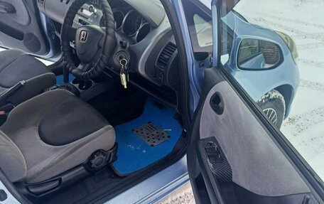 Honda Fit III, 2003 год, 360 000 рублей, 4 фотография