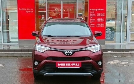 Toyota RAV4, 2017 год, 2 199 000 рублей, 2 фотография
