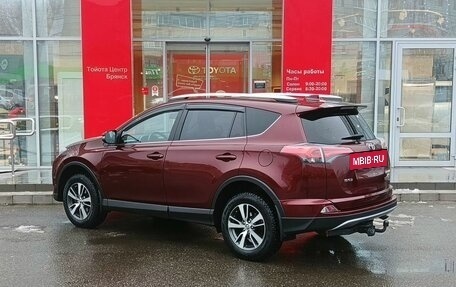Toyota RAV4, 2017 год, 2 199 000 рублей, 7 фотография