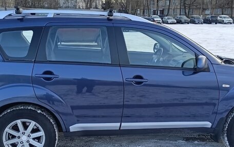 Mitsubishi Outlander III рестайлинг 3, 2008 год, 950 000 рублей, 3 фотография