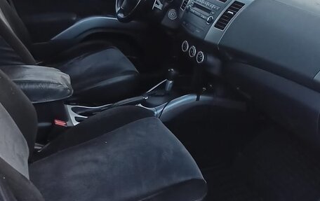 Mitsubishi Outlander III рестайлинг 3, 2008 год, 950 000 рублей, 7 фотография