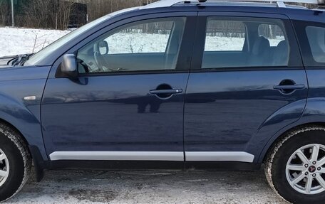 Mitsubishi Outlander III рестайлинг 3, 2008 год, 950 000 рублей, 25 фотография