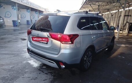 Mitsubishi Outlander III рестайлинг 3, 2019 год, 1 750 000 рублей, 7 фотография