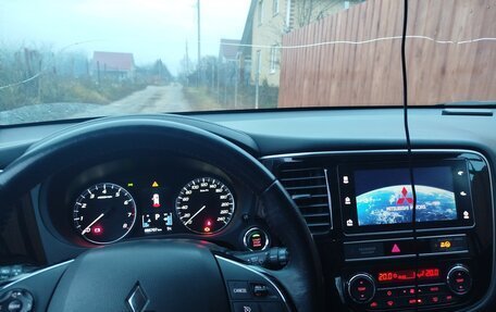 Mitsubishi Outlander III рестайлинг 3, 2019 год, 1 750 000 рублей, 16 фотография