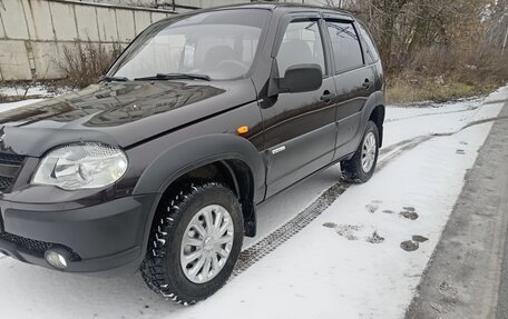 Chevrolet Niva I рестайлинг, 2011 год, 560 000 рублей, 3 фотография