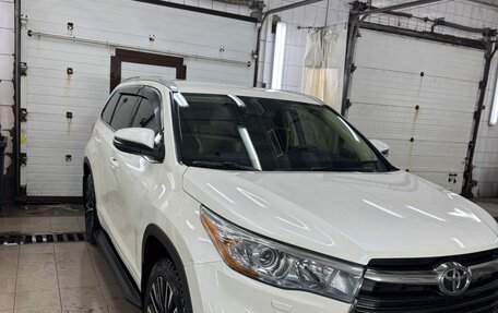 Toyota Highlander III, 2014 год, 2 950 000 рублей, 2 фотография