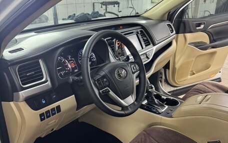 Toyota Highlander III, 2014 год, 2 950 000 рублей, 12 фотография