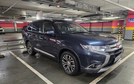 Mitsubishi Outlander III рестайлинг 3, 2017 год, 2 100 000 рублей, 4 фотография