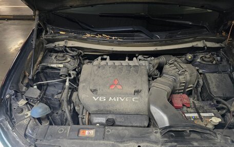 Mitsubishi Outlander III рестайлинг 3, 2017 год, 2 100 000 рублей, 11 фотография