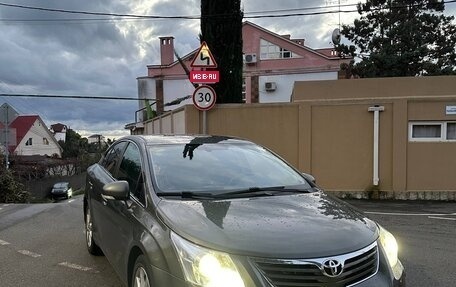 Toyota Avensis III рестайлинг, 2010 год, 1 050 000 рублей, 1 фотография