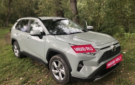 Toyota RAV4, 2020 год, 3 500 000 рублей, 2 фотография
