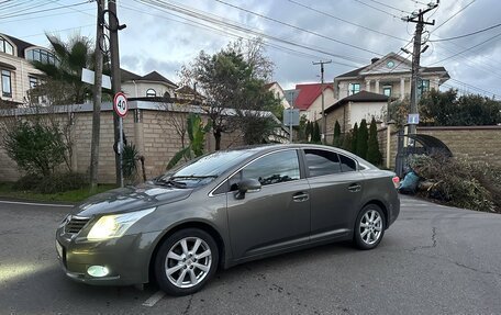 Toyota Avensis III рестайлинг, 2010 год, 1 050 000 рублей, 2 фотография
