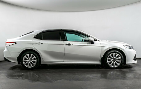 Toyota Camry, 2020 год, 2 390 000 рублей, 4 фотография