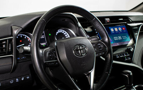 Toyota Camry, 2020 год, 2 390 000 рублей, 13 фотография