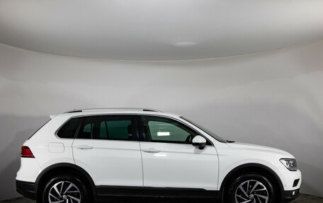 Volkswagen Tiguan II, 2018 год, 1 799 000 рублей, 4 фотография