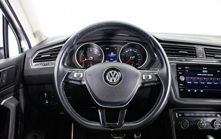 Volkswagen Tiguan II, 2018 год, 1 799 000 рублей, 10 фотография