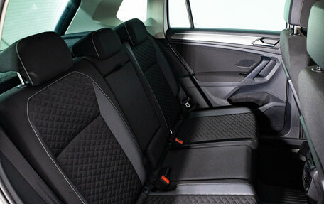 Volkswagen Tiguan II, 2018 год, 1 799 000 рублей, 12 фотография