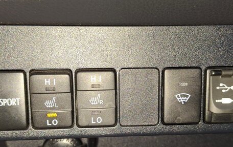 Toyota RAV4, 2013 год, 1 950 000 рублей, 13 фотография