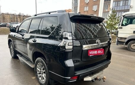 Toyota Land Cruiser Prado 150 рестайлинг 2, 2018 год, 5 200 000 рублей, 3 фотография