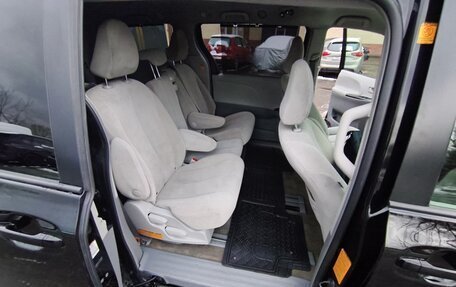 Toyota Sienna III, 2012 год, 2 000 000 рублей, 9 фотография