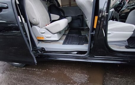 Toyota Sienna III, 2012 год, 2 000 000 рублей, 14 фотография