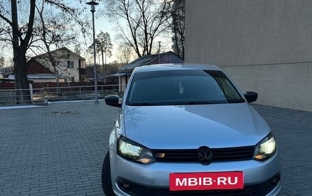 Volkswagen Polo VI (EU Market), 2011 год, 870 000 рублей, 2 фотография