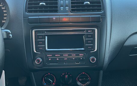 Volkswagen Polo VI (EU Market), 2011 год, 870 000 рублей, 22 фотография