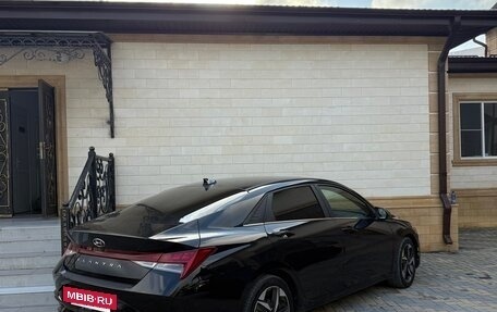 Hyundai Elantra, 2022 год, 2 150 000 рублей, 3 фотография