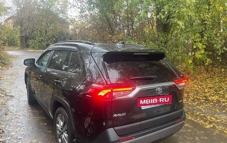 Toyota RAV4, 2022 год, 3 749 000 рублей, 5 фотография
