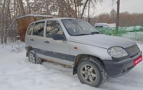 Chevrolet Niva I рестайлинг, 2003 год, 165 000 рублей, 1 фотография