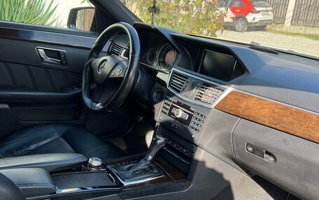 Mercedes-Benz E-Класс, 2011 год, 1 350 000 рублей, 5 фотография