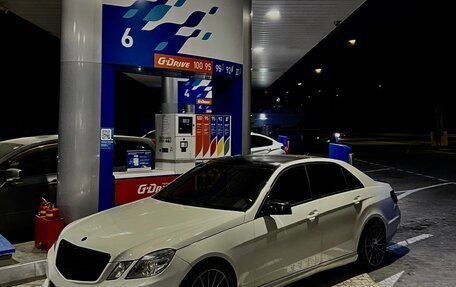 Mercedes-Benz E-Класс, 2011 год, 1 350 000 рублей, 3 фотография