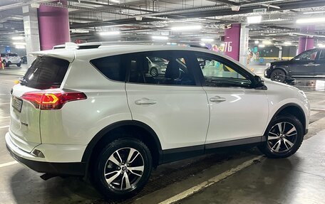 Toyota RAV4, 2018 год, 2 400 000 рублей, 3 фотография