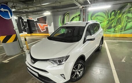 Toyota RAV4, 2018 год, 2 400 000 рублей, 7 фотография