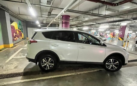 Toyota RAV4, 2018 год, 2 400 000 рублей, 9 фотография