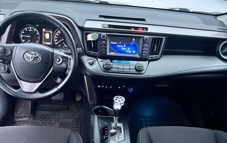 Toyota RAV4, 2018 год, 2 400 000 рублей, 11 фотография