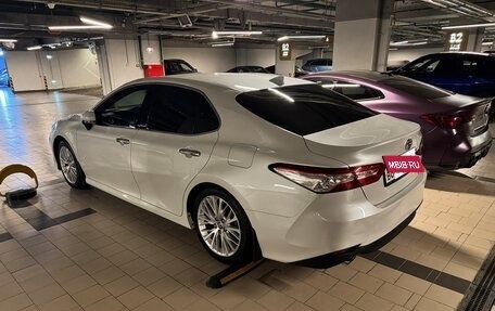 Toyota Camry, 2021 год, 3 450 000 рублей, 4 фотография