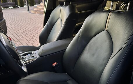 Toyota Camry, 2021 год, 3 450 000 рублей, 5 фотография