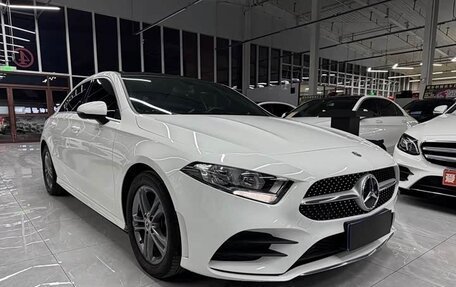 Mercedes-Benz A-Класс, 2022 год, 2 350 000 рублей, 1 фотография