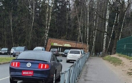 Ford Mustang VI рестайлинг, 2011 год, 7 249 500 рублей, 2 фотография