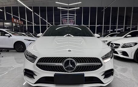 Mercedes-Benz A-Класс, 2022 год, 2 350 000 рублей, 3 фотография