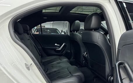 Mercedes-Benz A-Класс, 2022 год, 2 350 000 рублей, 16 фотография