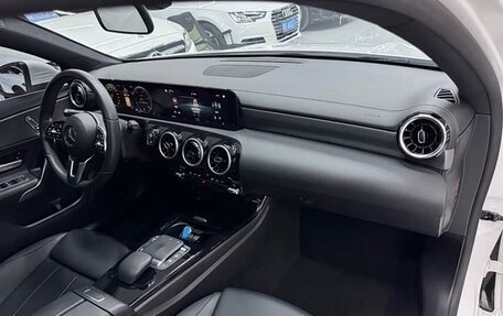 Mercedes-Benz A-Класс, 2022 год, 2 350 000 рублей, 14 фотография